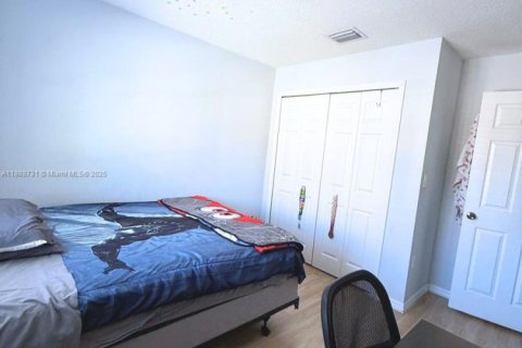 Adosado en venta en Cutler Bay, Florida, 3 dormitorios, 128.48 m2 № 2035076 - foto 12