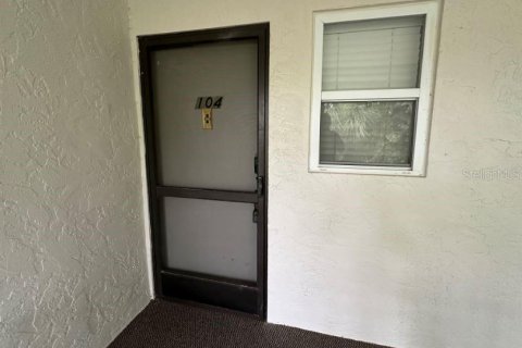 Condo in Sarasota, Florida, 2 bedrooms  № 1046372 - photo 2
