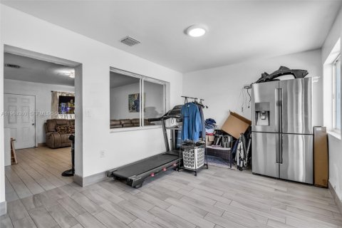 Casa en venta en Miami, Florida, 3 dormitorios № 2031894 - foto 13