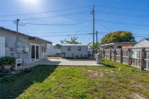 Casa en venta en Miami, Florida, 3 dormitorios № 2031894 - foto 24