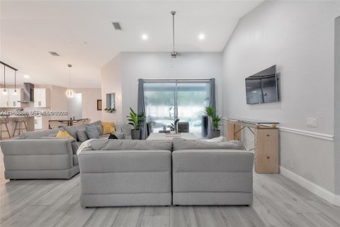 House in Weston, Florida 5 bedrooms, 234.67 sq.m. № 2008414 - photo 7