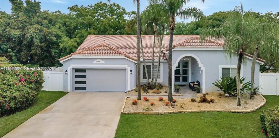 House in Weston, Florida 5 bedrooms, 234.67 sq.m. № 2008414