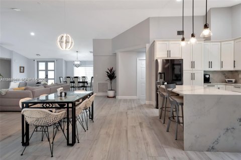 House in Weston, Florida 5 bedrooms, 234.67 sq.m. № 2008414 - photo 22