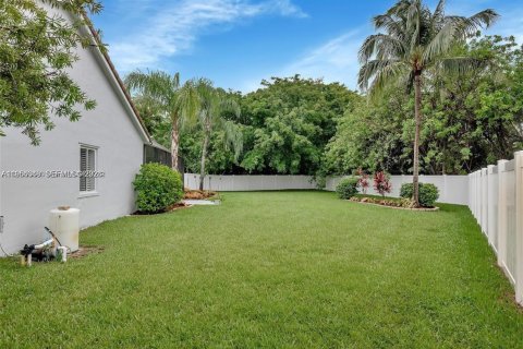 House in Weston, Florida 5 bedrooms, 234.67 sq.m. № 2008414 - photo 4