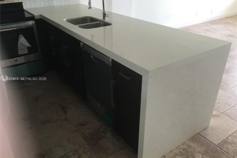 Condo in Miami, Florida, 1 bedroom  № 1996255 - photo 8