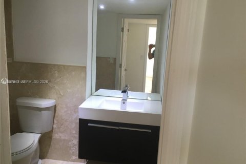 Condo in Miami, Florida, 1 bedroom  № 1996255 - photo 13