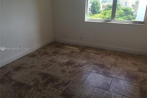 Condo in Miami, Florida, 1 bedroom  № 1996255 - photo 12