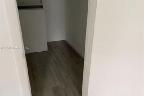 Apartment in Miami, Florida 1 bedroom, 43.85 sq.m. № 1956835 - photo 8