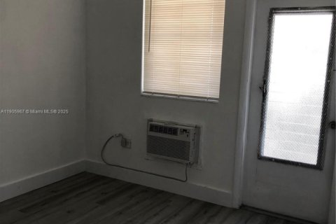 Apartment in Miami, Florida 1 bedroom, 43.85 sq.m. № 1956835 - photo 4