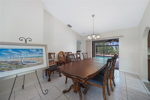 House in Punta Gorda, Florida 4 bedrooms, 217.95 sq.m. № 1829067 - photo 8