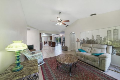 House in Punta Gorda, Florida 4 bedrooms, 217.95 sq.m. № 1829067 - photo 13