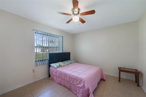 House in Punta Gorda, Florida 4 bedrooms, 217.95 sq.m. № 1829067 - photo 19