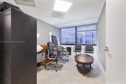 Commercial property in Fort Lauderdale, Florida № 1707902 - photo 17