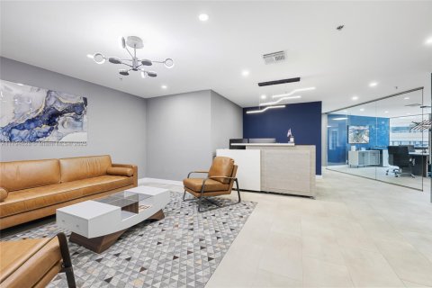 Commercial property in Fort Lauderdale, Florida № 1707902 - photo 1