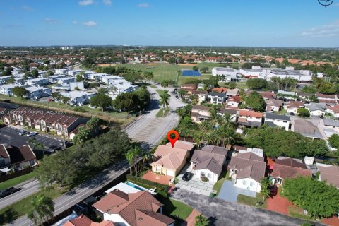 Villa ou maison à louer à Miami, Floride: 3 chambres, 155.33 m2 № 2046193 - photo 12