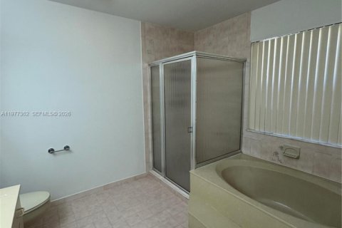 Villa ou maison à louer à Miami, Floride: 3 chambres, 155.33 m2 № 2046193 - photo 9