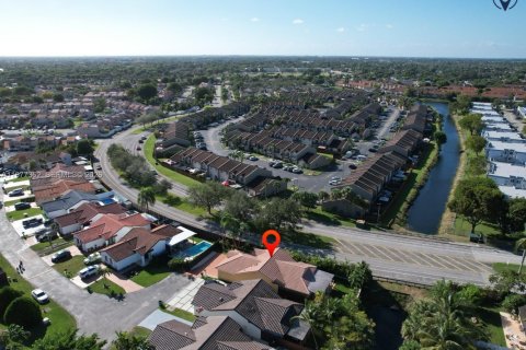 Villa ou maison à louer à Miami, Floride: 3 chambres, 155.33 m2 № 2046193 - photo 13