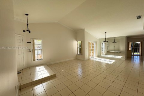 Villa ou maison à louer à Miami, Floride: 3 chambres, 155.33 m2 № 2046193 - photo 4