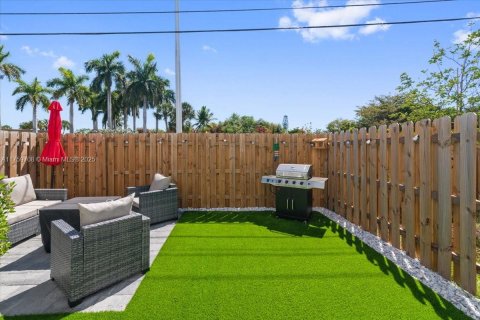 Townhouse in Homestead, Florida 3 bedrooms, 169.08 sq.m. № 1711910 - photo 6
