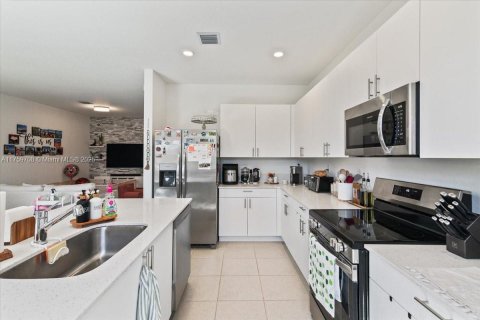 Townhouse in Homestead, Florida 3 bedrooms, 169.08 sq.m. № 1711910 - photo 21