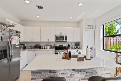 Townhouse in Homestead, Florida 3 bedrooms, 169.08 sq.m. № 1711910 - photo 22