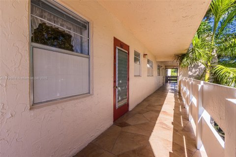 Condominio en venta en Margate, Florida, 2 dormitorios, 86.4 m2 № 1861129 - foto 28