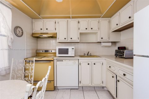 Condominio en venta en Margate, Florida, 2 dormitorios, 86.4 m2 № 1861129 - foto 4