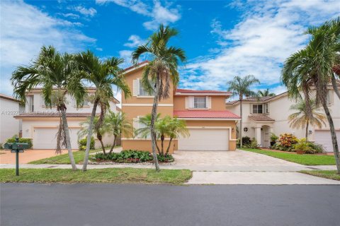House in Miami, Florida 4 bedrooms, 233.28 sq.m. № 2087854