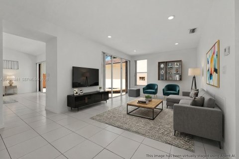 House in Miami, Florida 4 bedrooms, 233.28 sq.m. № 2087854 - photo 14