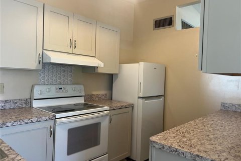 House in Venice, Florida 2 bedrooms, 98.29 sq.m. № 2120950 - photo 5