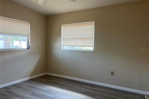 House in Venice, Florida 2 bedrooms, 98.29 sq.m. № 2120950 - photo 12