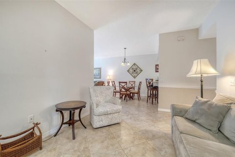 Купить кондоминиум в Сарасота, Флорида 6 комнат, 121.7м2, № 2099976 - фото 13
