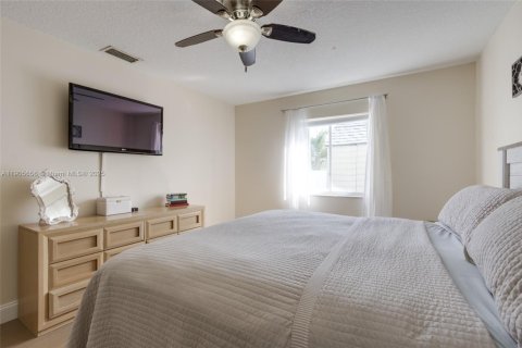 Купить таунхаус в Дирфилд-Бич, Флорида 3 спальни, 135.82м2, № 1965516 - фото 15