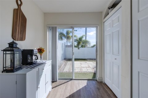 Купить таунхаус в Дирфилд-Бич, Флорида 3 спальни, 135.82м2, № 1965516 - фото 12