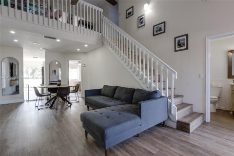 Купить таунхаус в Дирфилд-Бич, Флорида 3 спальни, 135.82м2, № 1965516 - фото 6