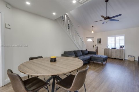 Купить таунхаус в Дирфилд-Бич, Флорида 3 спальни, 135.82м2, № 1965516 - фото 8