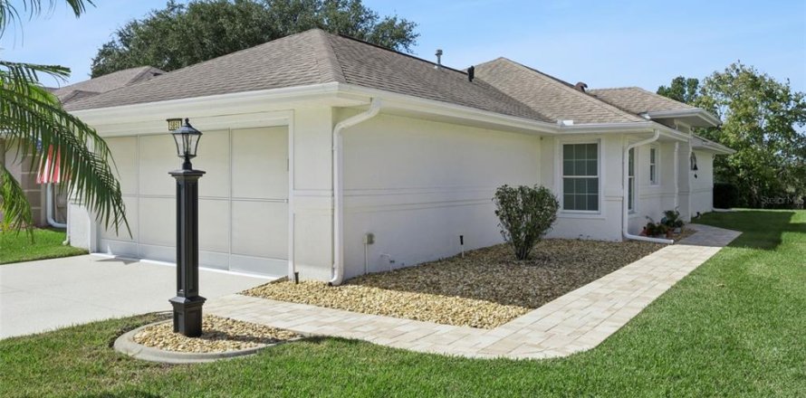 Villa ou maison à Leesburg, Floride 2 chambres, 130.9 m2 № 2430574