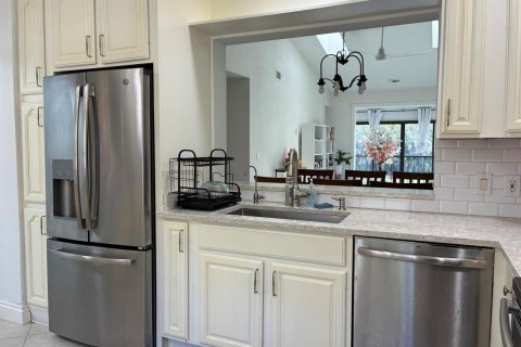 Townhouse in Boca Raton, Florida 3 bedrooms, 146.04 sq.m. № 2260196 - photo 16