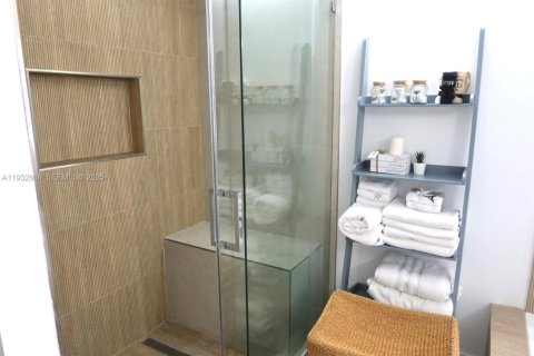 Купить виллу или дом в Дорал, Флорида 3 спальни, 121.52м2, № 1991685 - фото 11