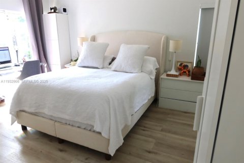 Купить виллу или дом в Дорал, Флорида 3 спальни, 121.52м2, № 1991685 - фото 7