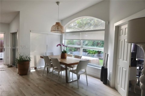 Купить виллу или дом в Дорал, Флорида 3 спальни, 121.52м2, № 1991685 - фото 4