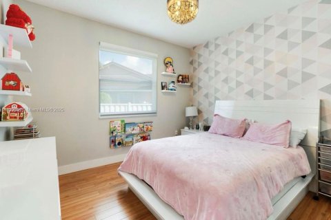 Casa en venta en Pembroke Pines, Florida, 4 dormitorios, 262.82 m2 № 1977051 - foto 20