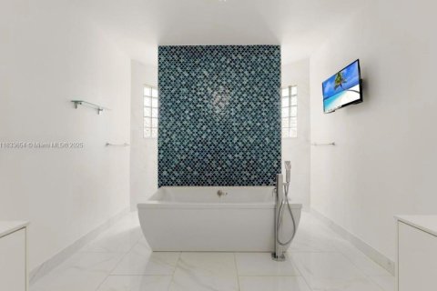 Casa en venta en Pembroke Pines, Florida, 4 dormitorios, 262.82 m2 № 1977051 - foto 14