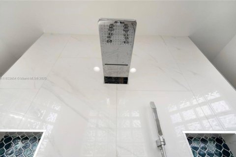 Casa en venta en Pembroke Pines, Florida, 4 dormitorios, 262.82 m2 № 1977051 - foto 16