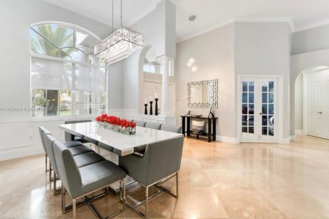Casa en venta en Pembroke Pines, Florida, 4 dormitorios, 262.82 m2 № 1977051 - foto 9