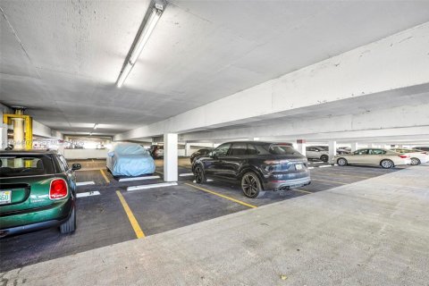 Condo in Aventura, Florida, 2 bedrooms  № 2052844 - photo 22