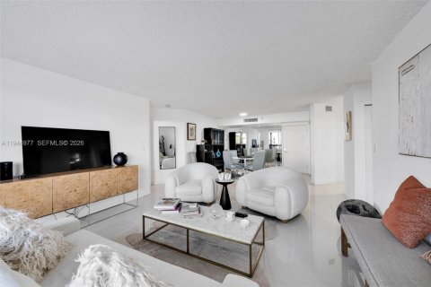 Condo in Aventura, Florida, 2 bedrooms  № 2052844 - photo 9
