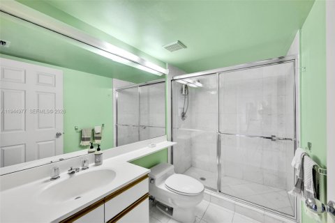 Condo in Aventura, Florida, 2 bedrooms  № 2052844 - photo 20