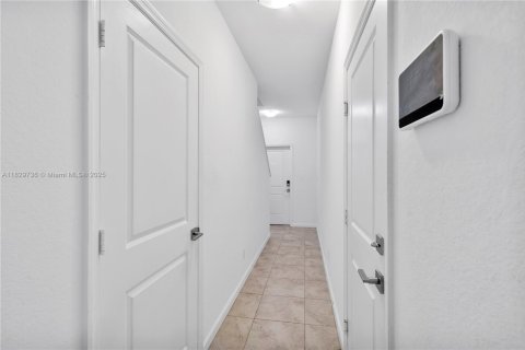 Townhouse in Lauderhill, Florida 3 bedrooms, 138.98 sq.m. № 1814236 - photo 17