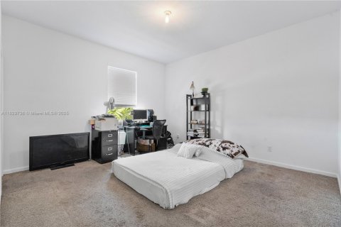 Townhouse in Lauderhill, Florida 3 bedrooms, 138.98 sq.m. № 1814236 - photo 24